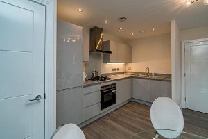 queen-court-kitchen