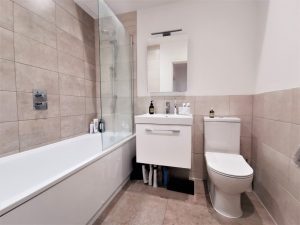 victoria-street-bathroom