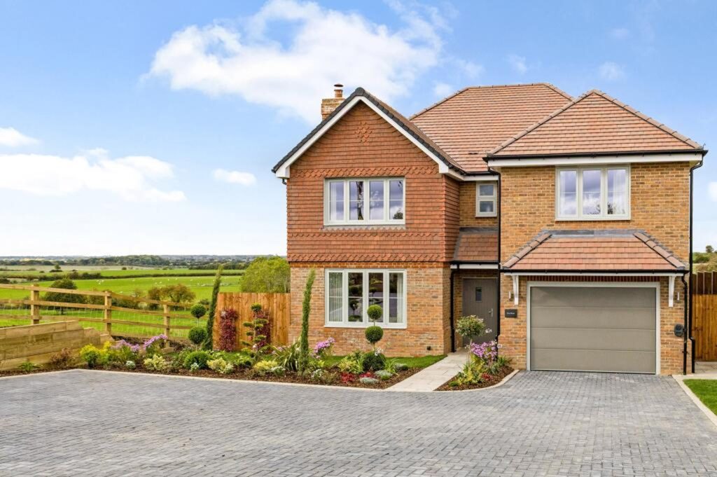 Westfield Road, Long Crendon, Oxfordshire