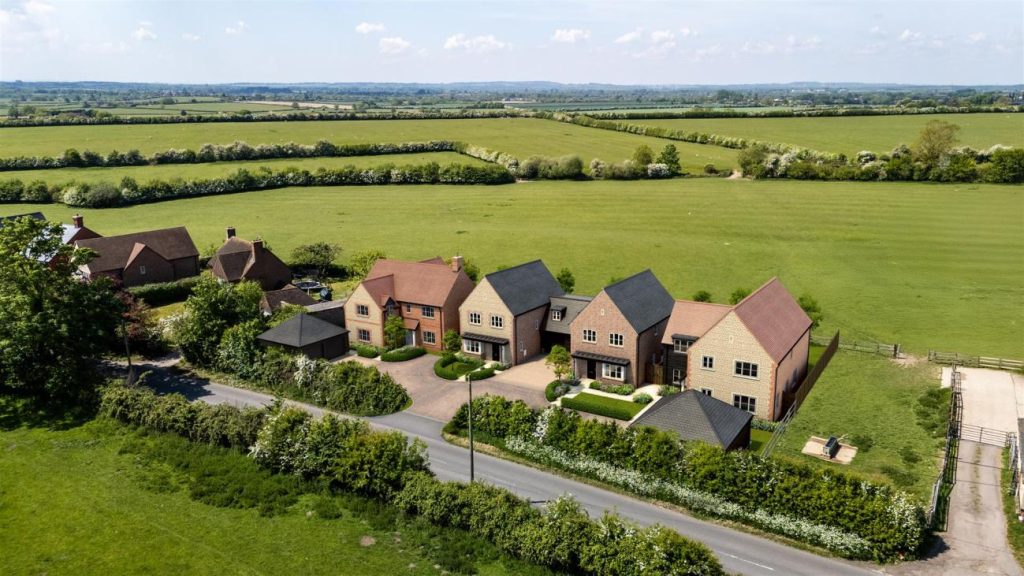 Newton Reach, Long Crendon, Buckinghamshire